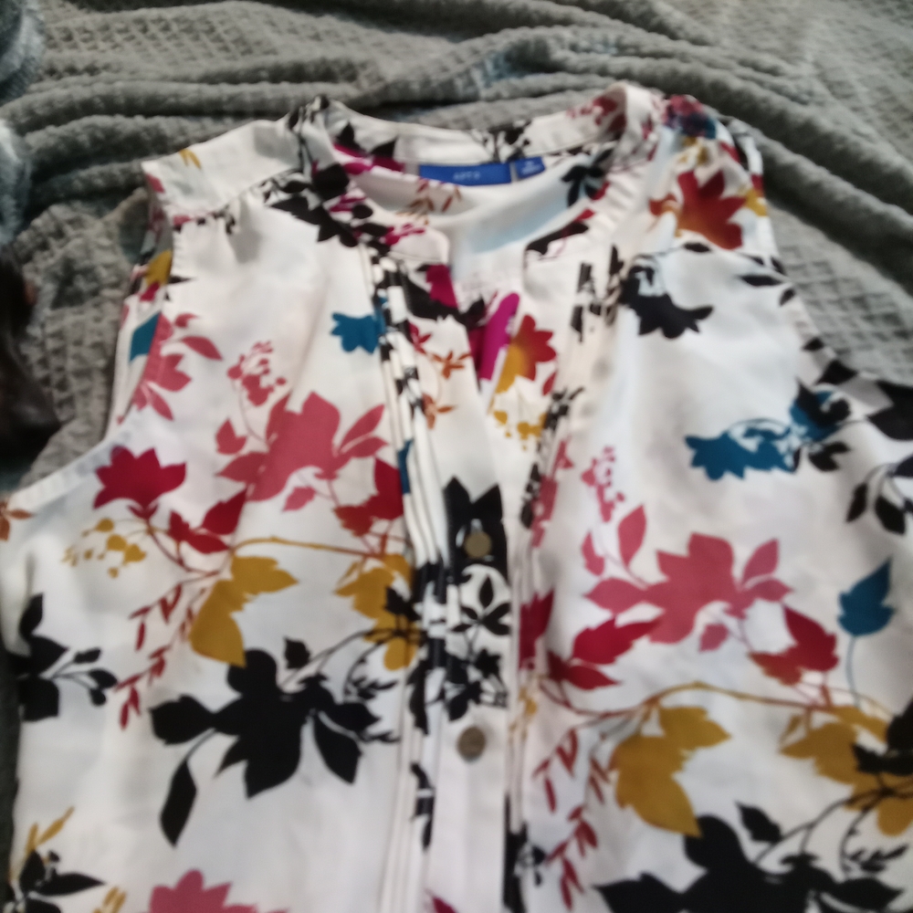 Floral Sleeveless Blouse